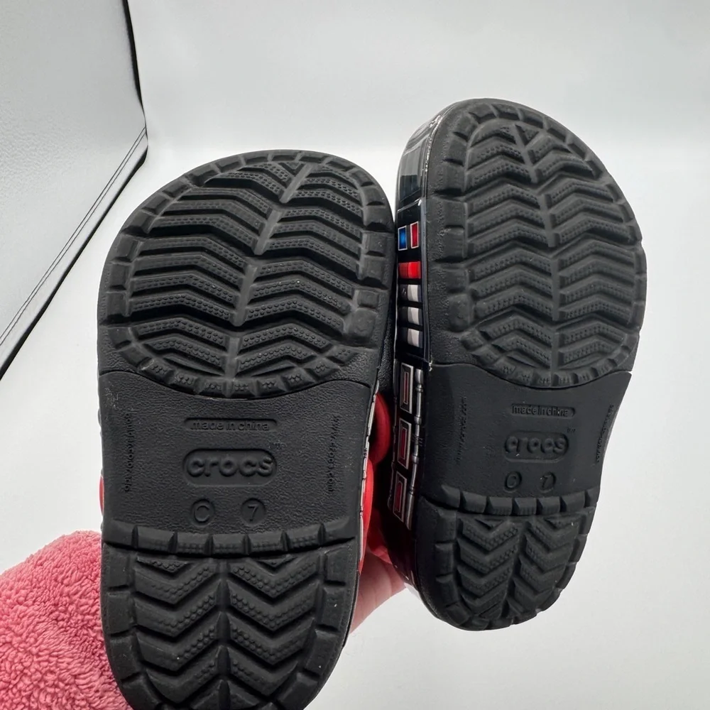 Star Wars Crocs Toddler Size 7 Boys Girls Kids Darth Vader Water Shoes Slippers